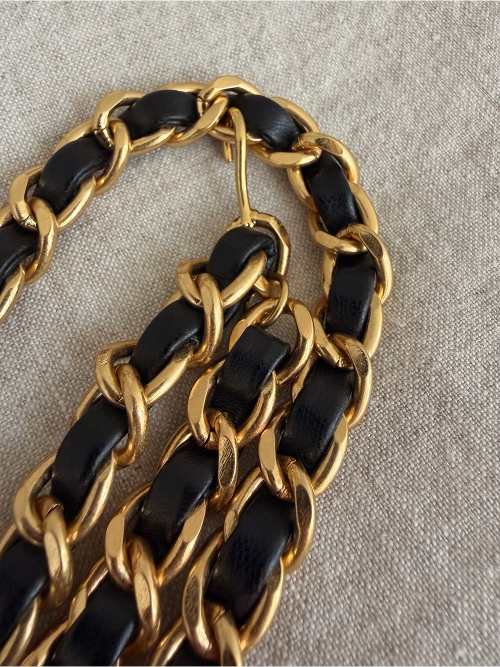 🖤CHANEL Black and Gold Leather-Interwoven Chain Belt with CC Motifs💛 - Picture 14 of 14